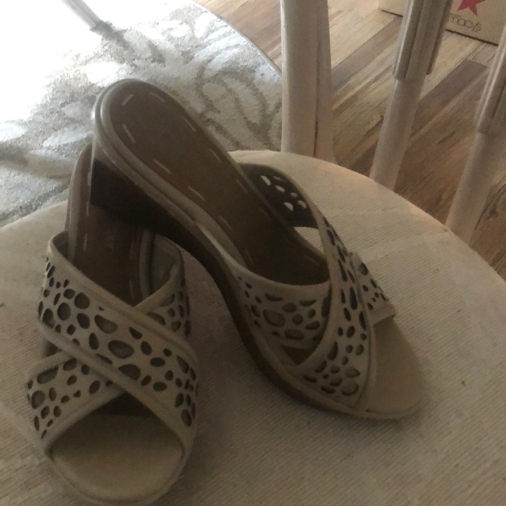 Beautiful beige slide wedges by B Makowsky